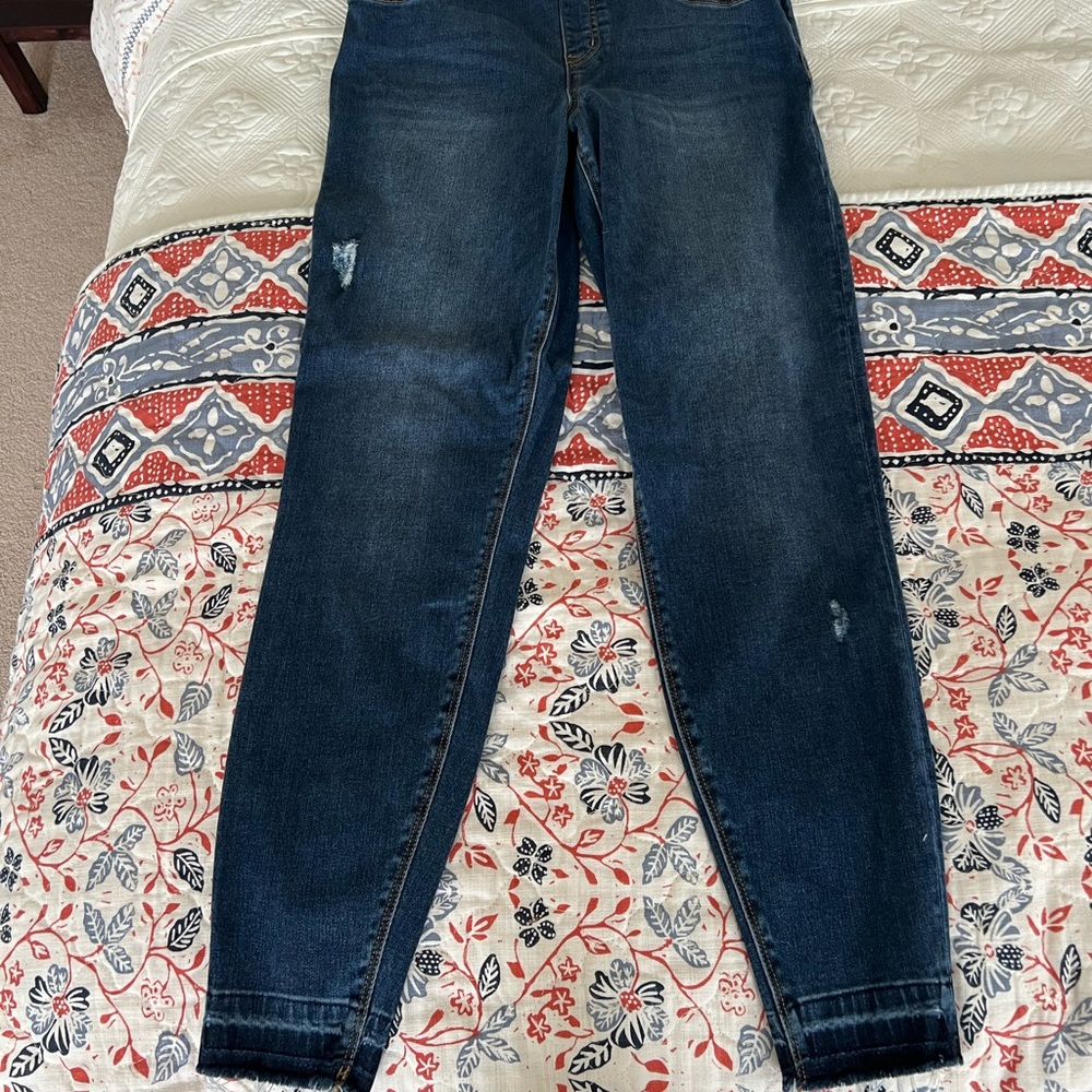 Medium wash Spanx jeggings. Never worn